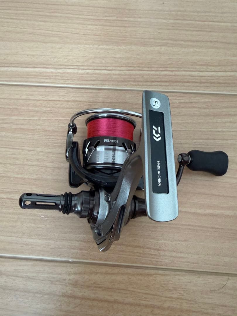 Daiwa 18カルディアLT2000Sスピニングリール 黒