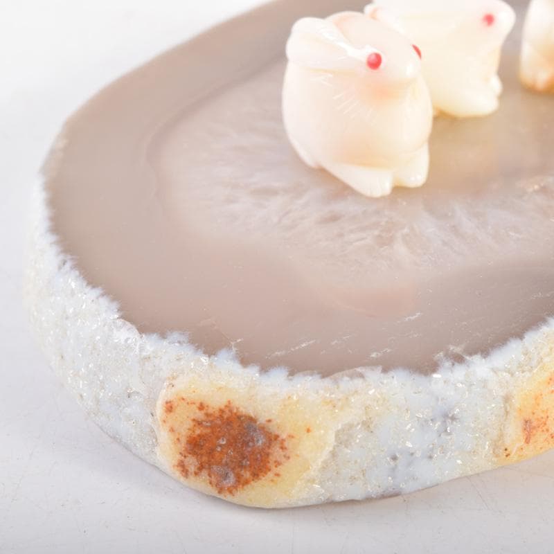 白珊瑚　兎彫刻　置物　瑪瑙石台付　時代箱付　V　7910