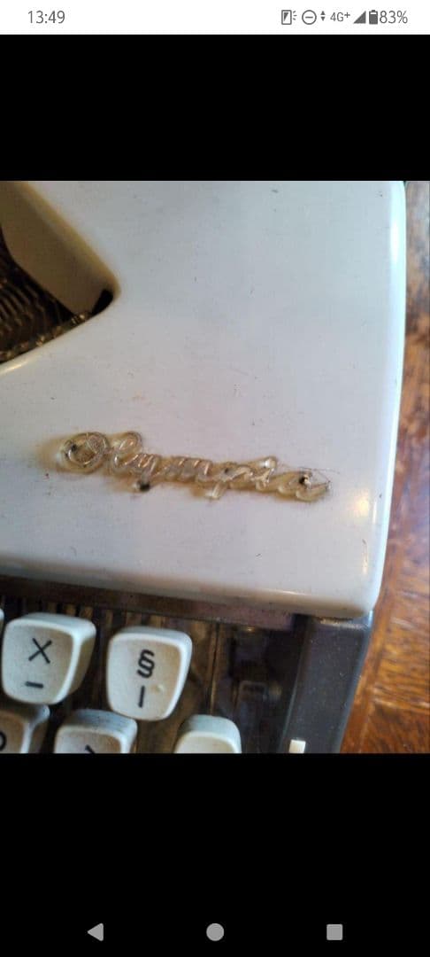 70年代ヴィンテージ！　OLYMPIA社製タイプライター　希少品