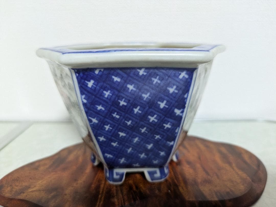 青絵柿山水図六角盆栽鉢／蘭鉢　落款有/作者年代不明　幅12㎝×高8.3㎝