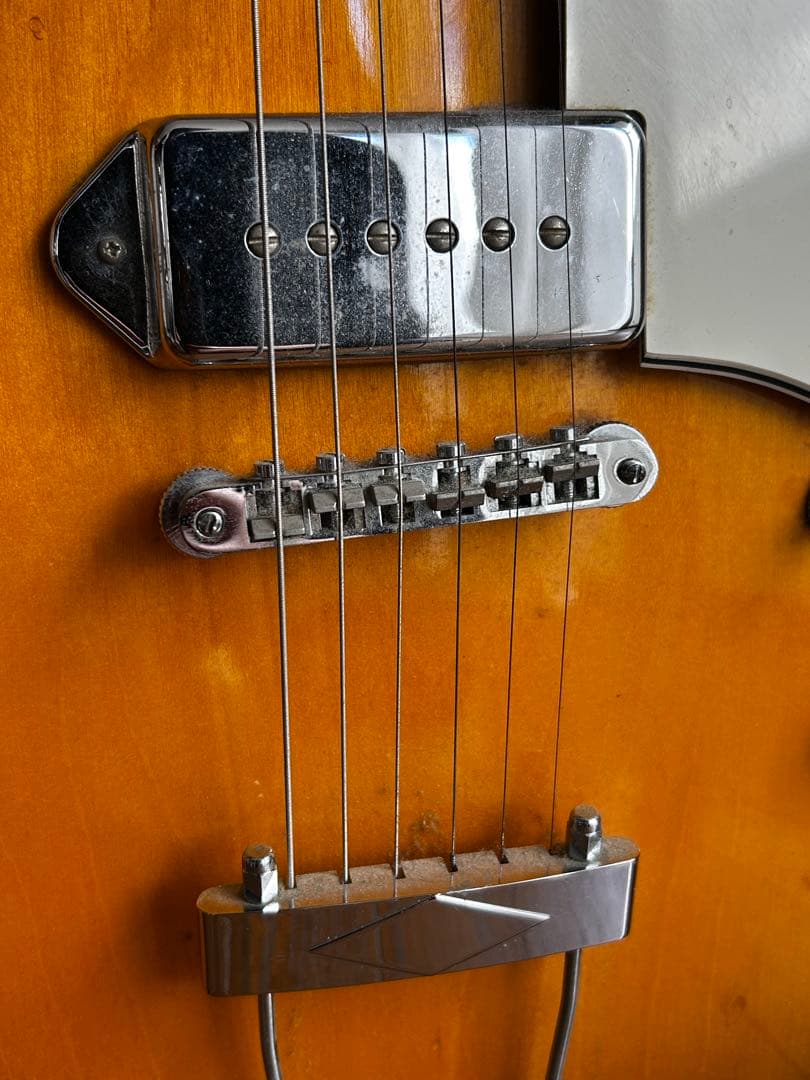 Epiphone セミアコースティックギター サンバースト