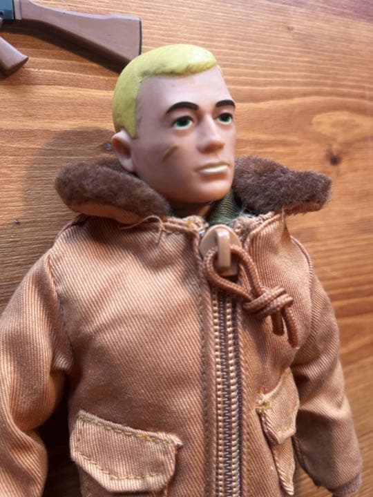 GIJOE（2体）＋GIジョー大図鑑