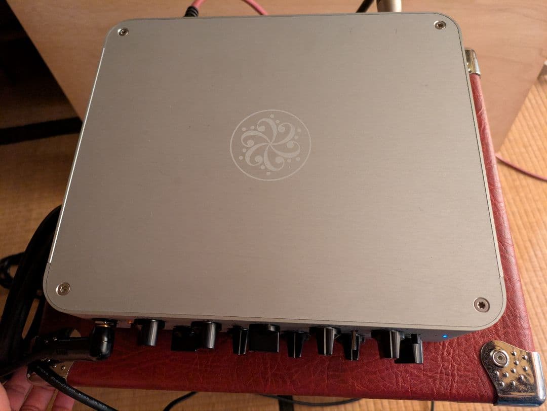 小型可変式高出力 Darkglass Microtubes900 ヘッドアンプ