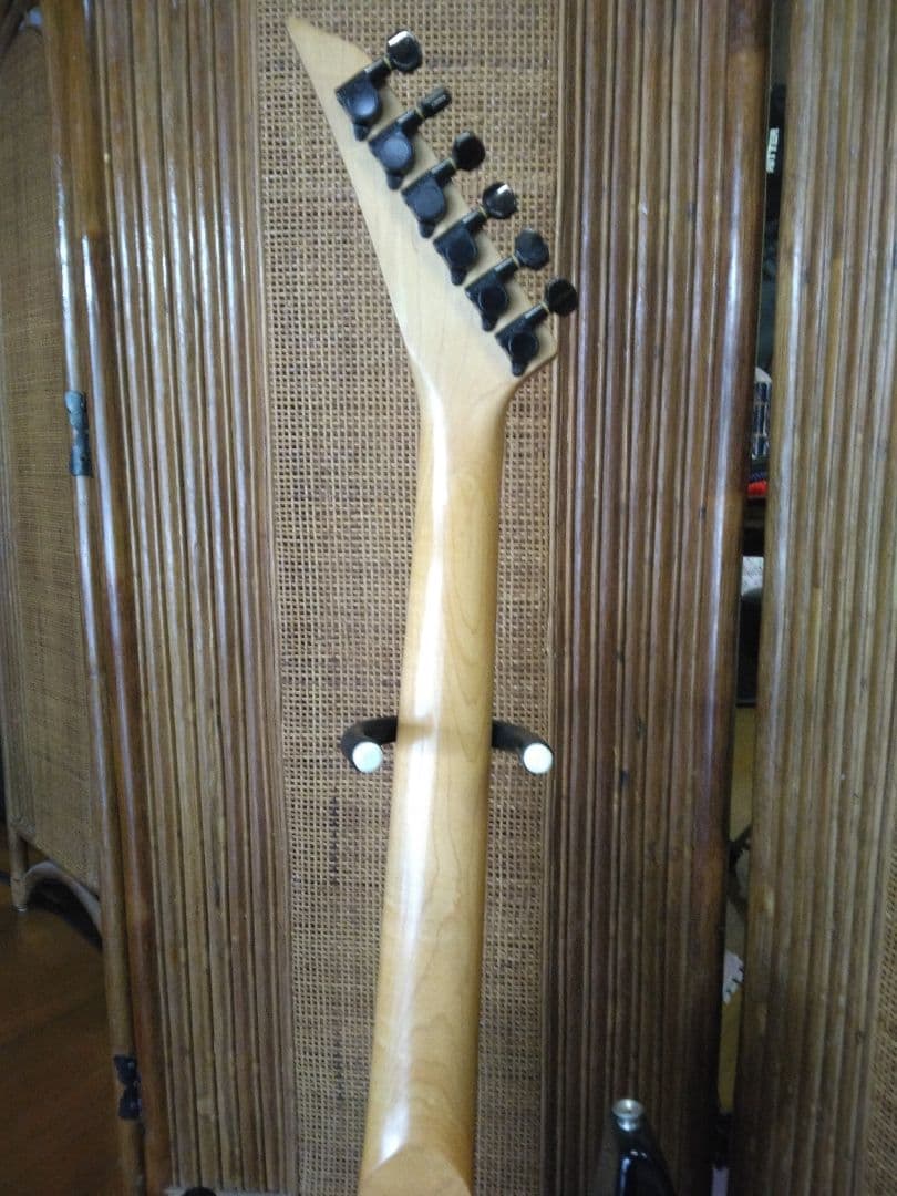 Charvel　610-SL ショートスケール フロイドローズ