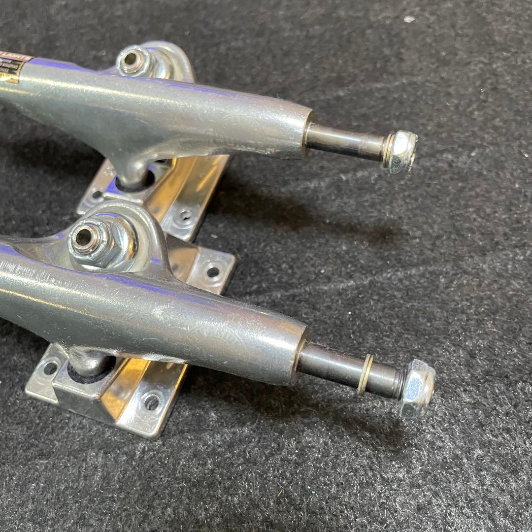 サンダートラック　チタニウム　スケートボード　スケボートラック　新品　148