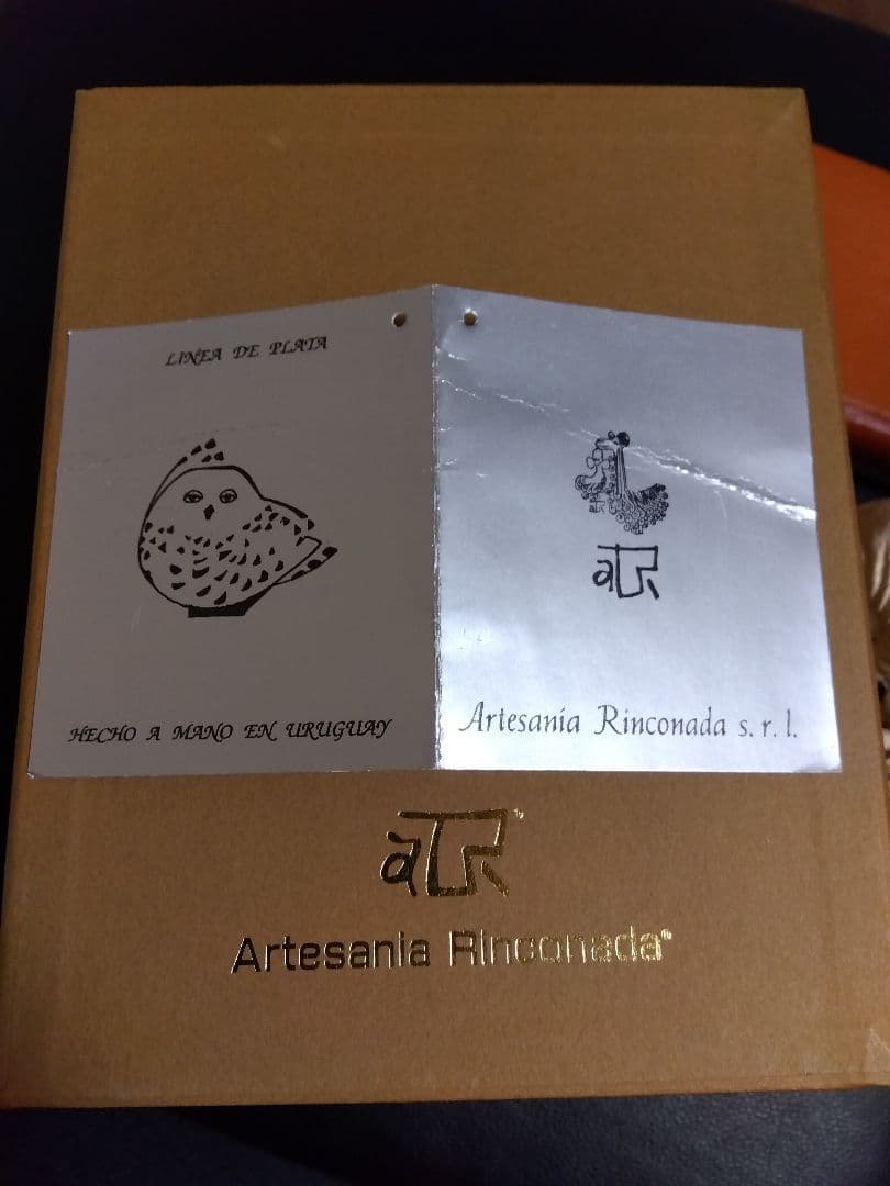 アーテサニアリンコナダ　白フクロウ　置物　ウルグアイ　陶器