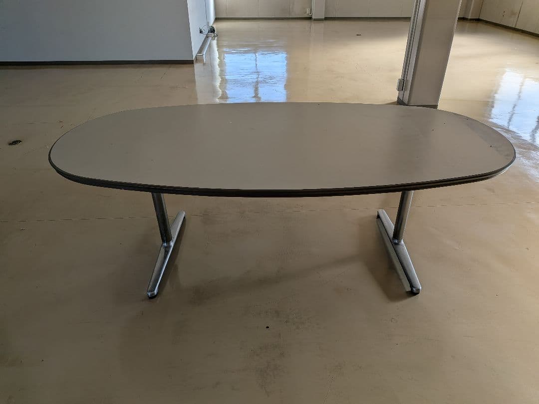 OKAMURA　楕円形オフィス会議テーブル