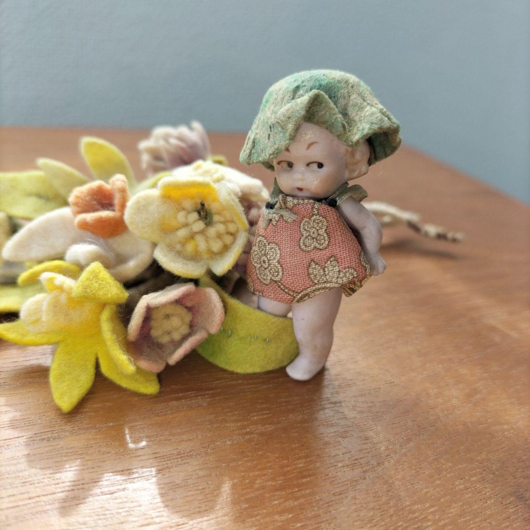 ドイツ　アンティーク　HERTWIG ミニチュアビスクドール　帽子を被った女の子