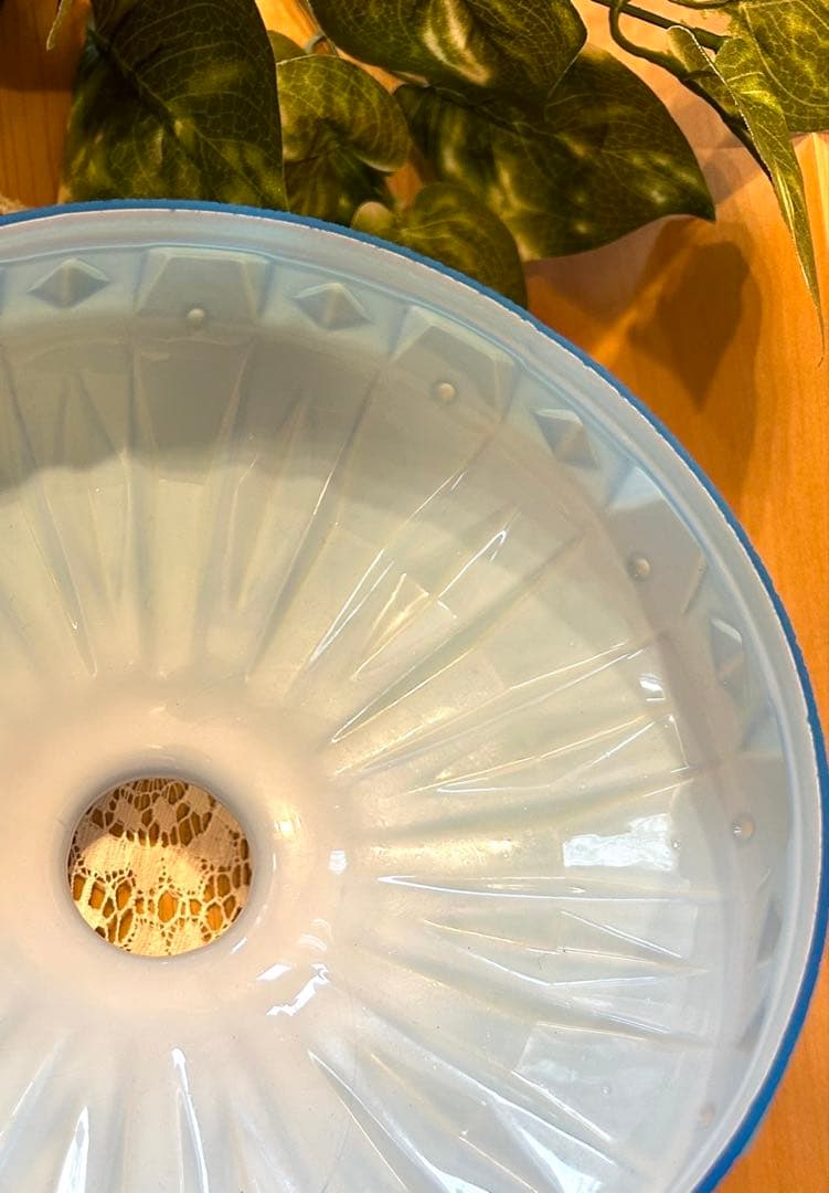 アンティークランプシェード　青色ガラス製ドーム型