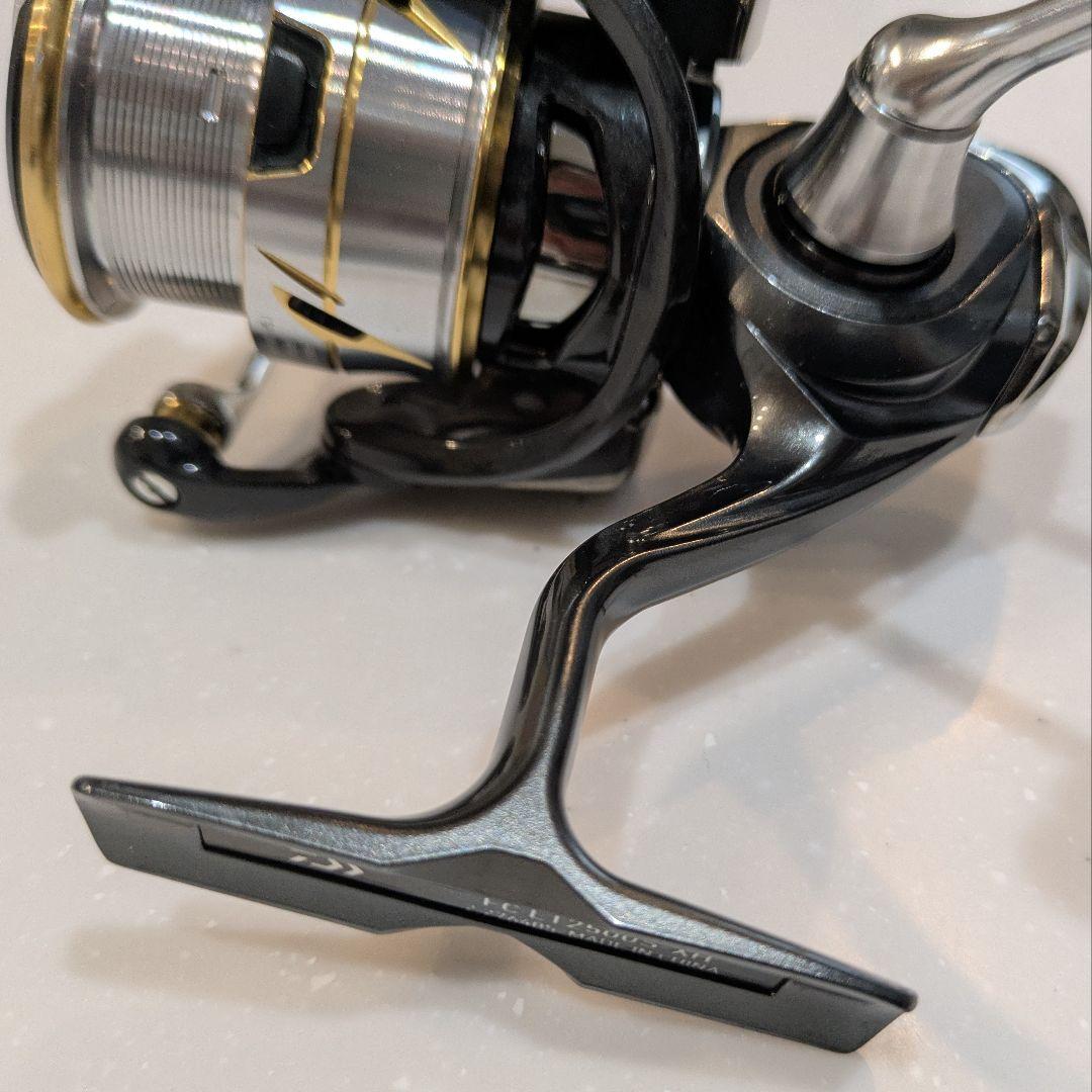 ダイワ　20ルビアスFC LT 2500S-XH クイックドラグノブ