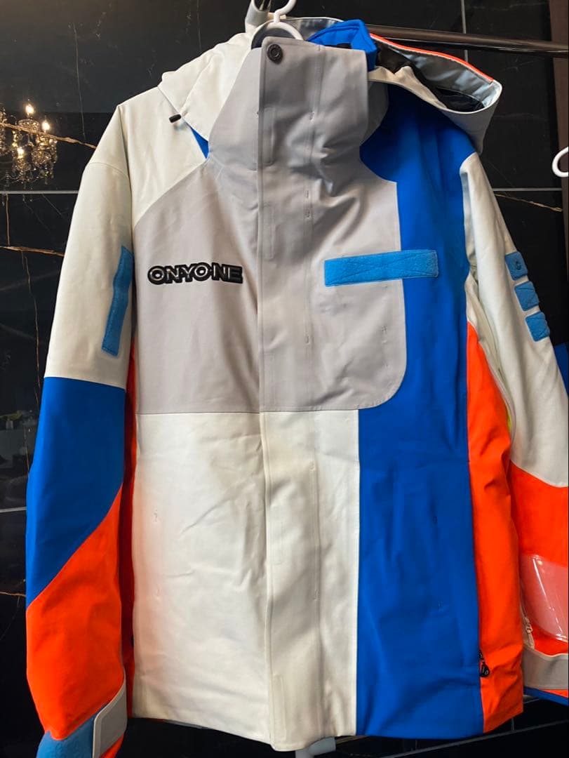 オンヨネ　スキーウエア　即購入可！早い者勝ち