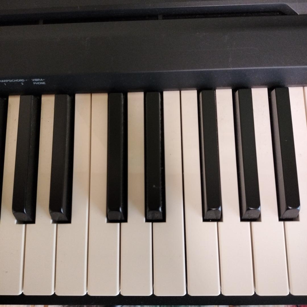 {引き取り限定}YAMAHA電子ピアノ８８鍵盤 スタンド付き