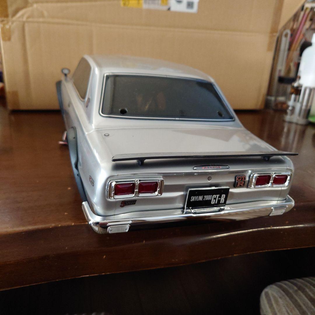 京商1/10ハコスカ GT-R ボディーシルバー ハロゲン色ライト付き