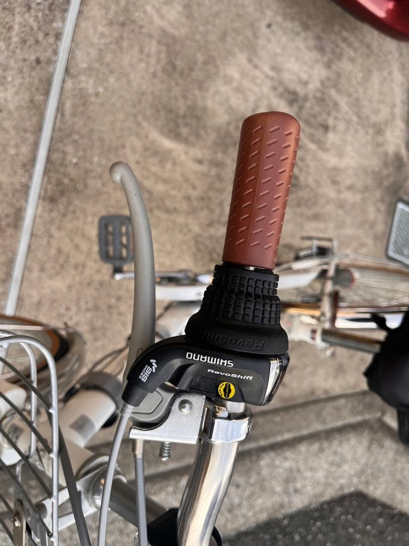 24インチ自転車(前面バスケット付)　ホワイト