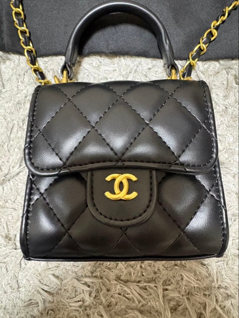 CHANEL ブラック ミニバッグ