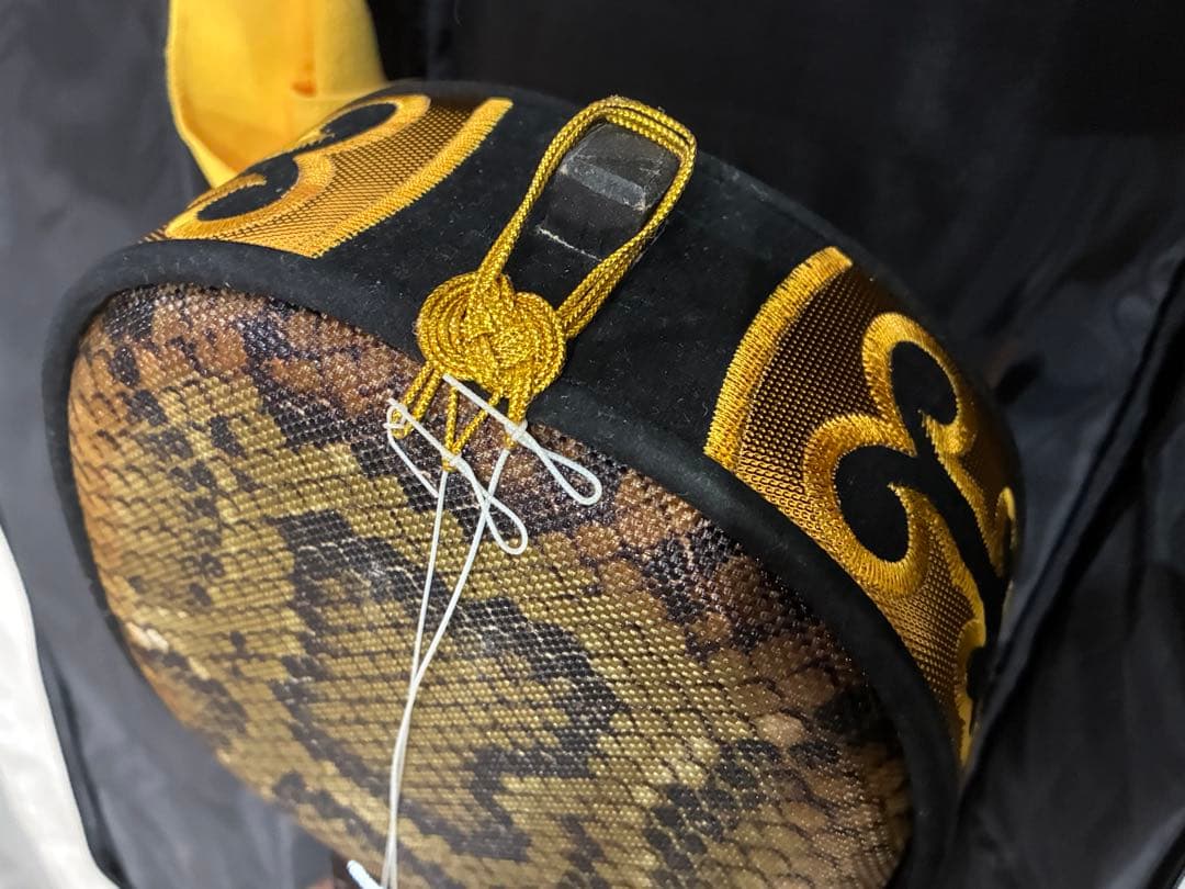 B0105）沖縄三線 蛇三線 人工皮 蛇柄 三味線 和楽器 ソフトケース付き