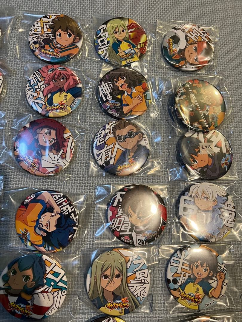 【バラ売り不可】イナズマイレブン　ドでか缶バッジ　64点セット