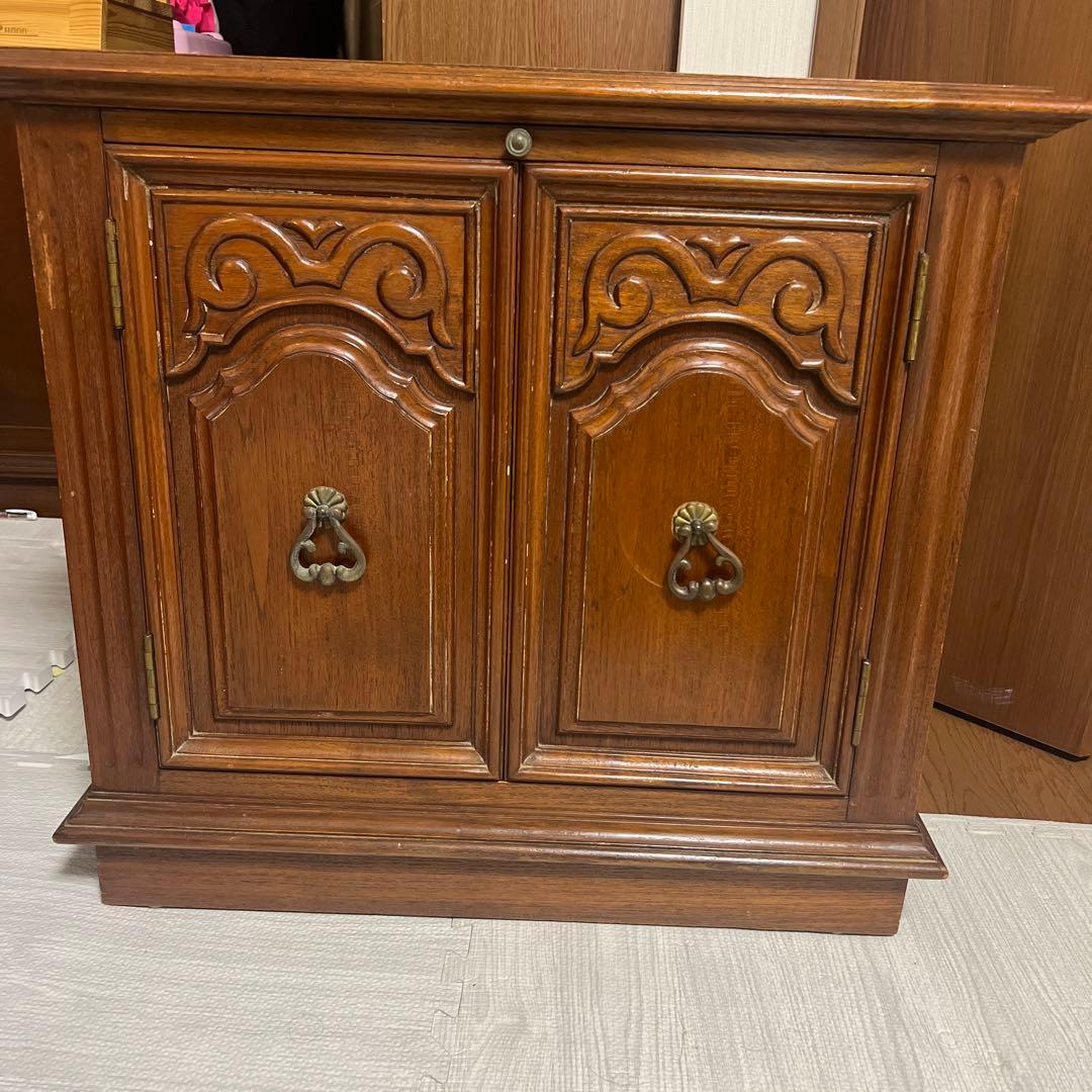 クラシック木製キャビネット 引き出し付き　アンティーク