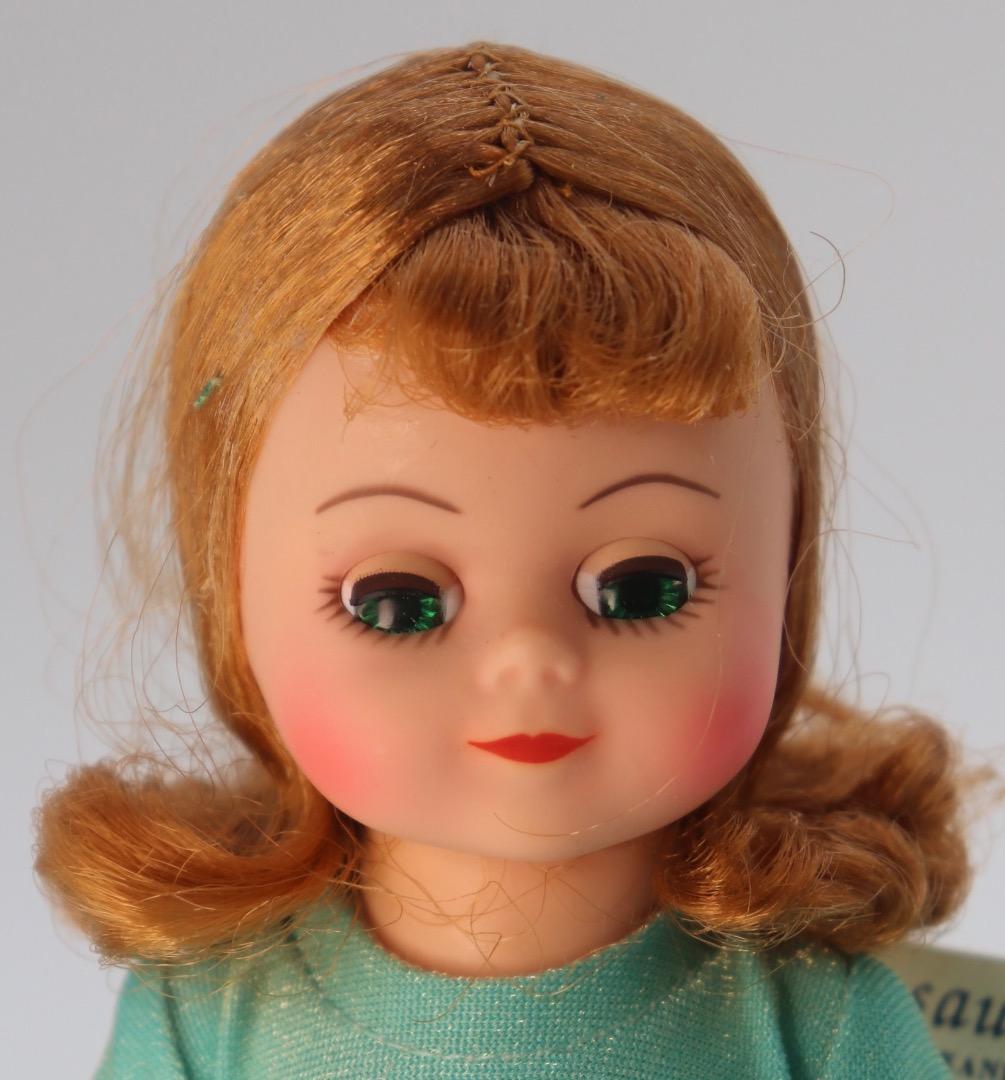 Madame Alexander ディノザウルス・コスチューム人形 約18cm