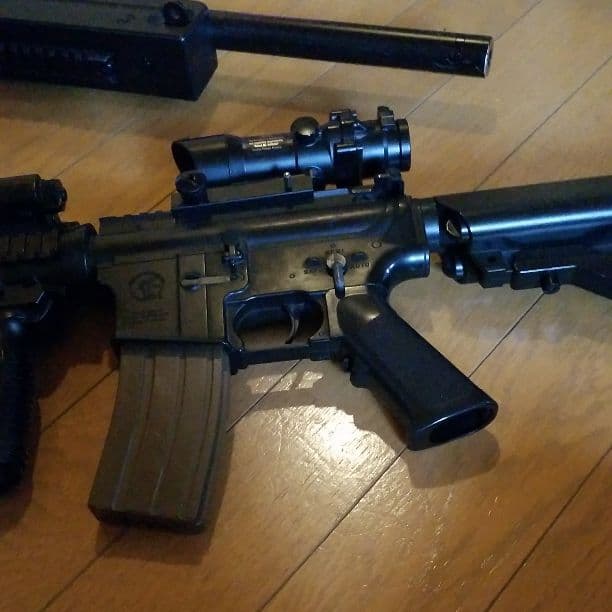 東京マルイの電動がンボーイズグリップライトと専用スコープ付き