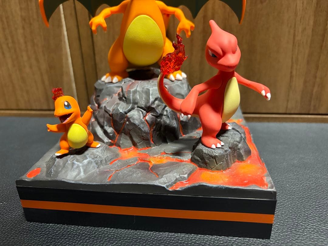 ポケモン フィギュア リザードン リザード ヒトカゲ 一族 新品未使用