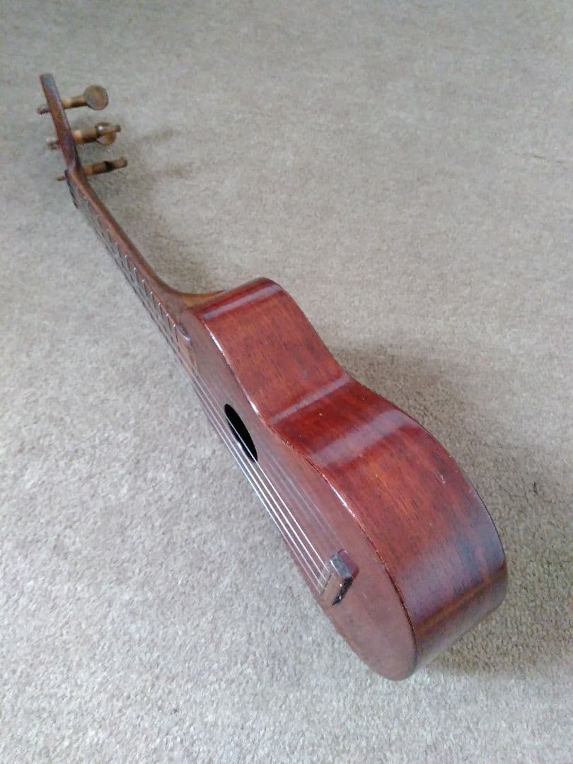 Tokyo Violin Indastrial Factory ソプラノウクレレ