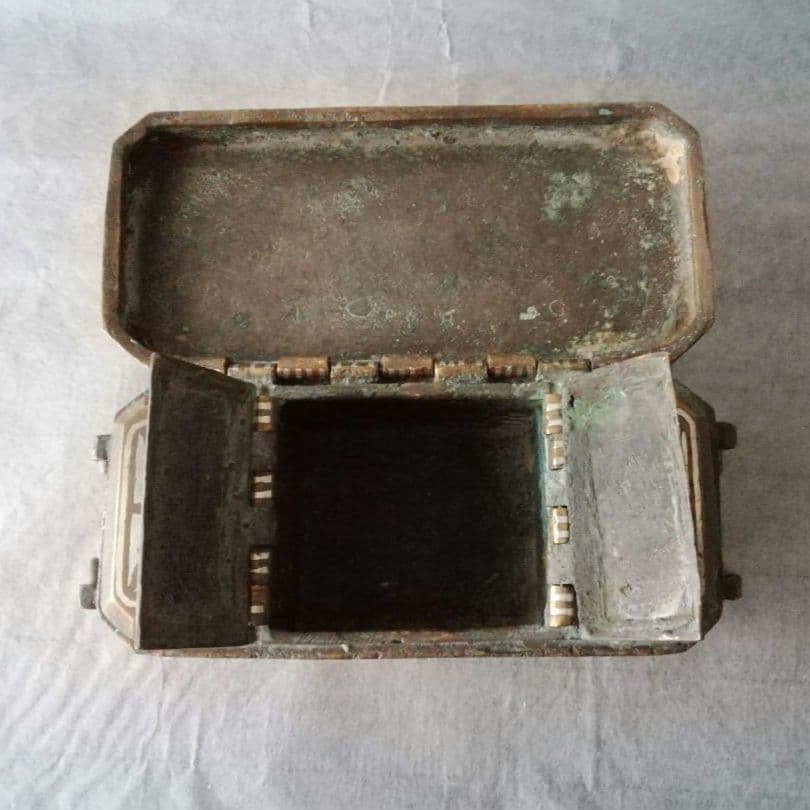 銀象嵌青銅ベタル箱、イスラム　フィリピン　ミンダナオ　アンティーク