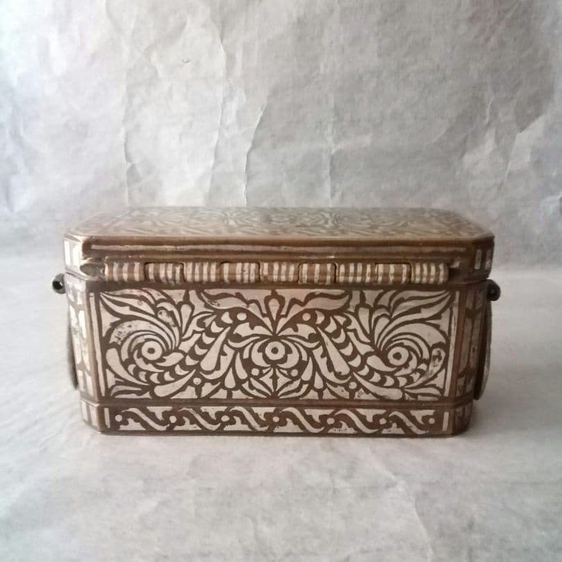 銀象嵌青銅ベタル箱、イスラム　フィリピン　ミンダナオ　アンティーク