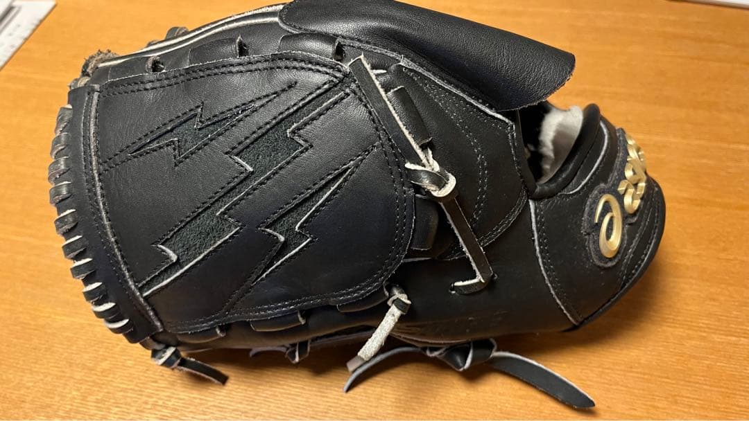 アシックス ゴールドステージ　硬式投手　BGH5LP 左利き用です。