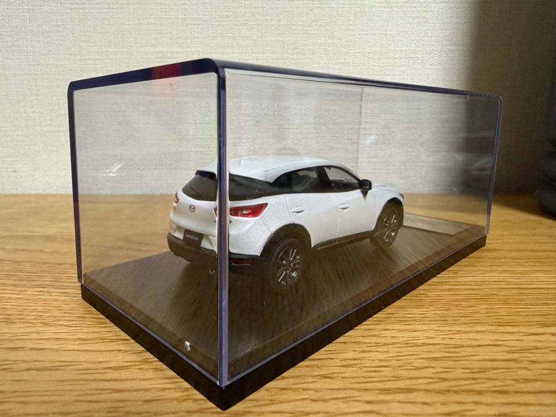 ミニカー1/43　マツダ　CX-3 ディーラー ふモデルカー カラーサンプル 白