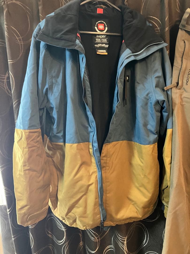 ア*ベ様 686 スノーボードウェア上 VOLCOMウェア下