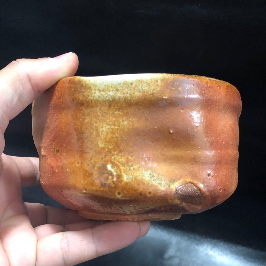 究極の美◼️蔵から複雑に隆起したかなり雰囲気の良い抹茶茶碗が出て来ました。古美術