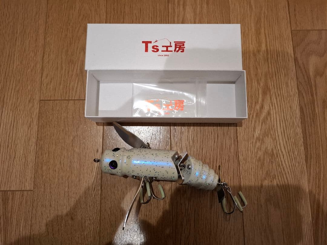 t's工房　マグナムクローラーインブレード羽根物ルアー