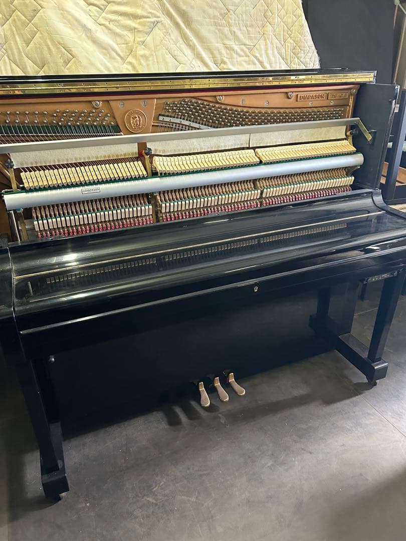 超価格、ディアパンピアノD126CE、人気のスタンダードタイプ、お買い得1台限！