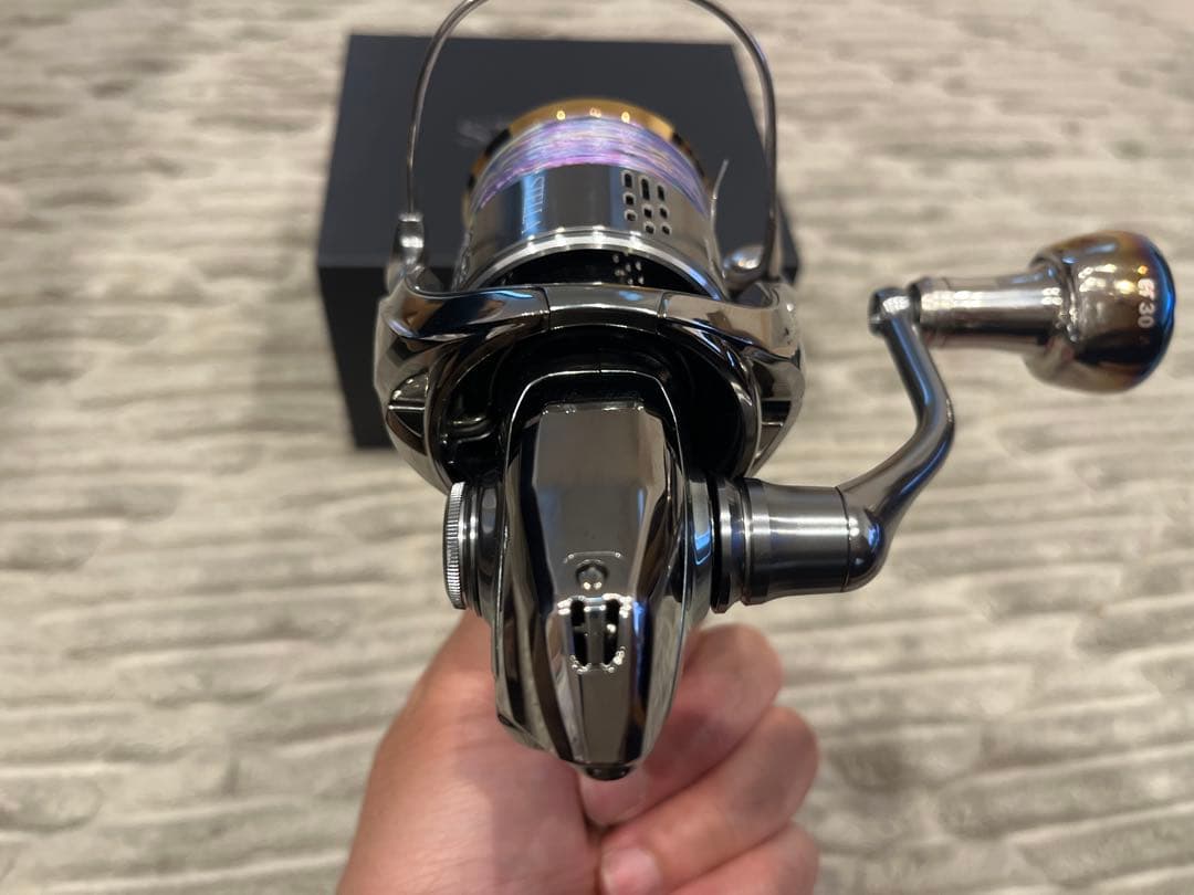 SHIMANO シマノ　18ステラ2500SHG リブレ ハンドルノブ