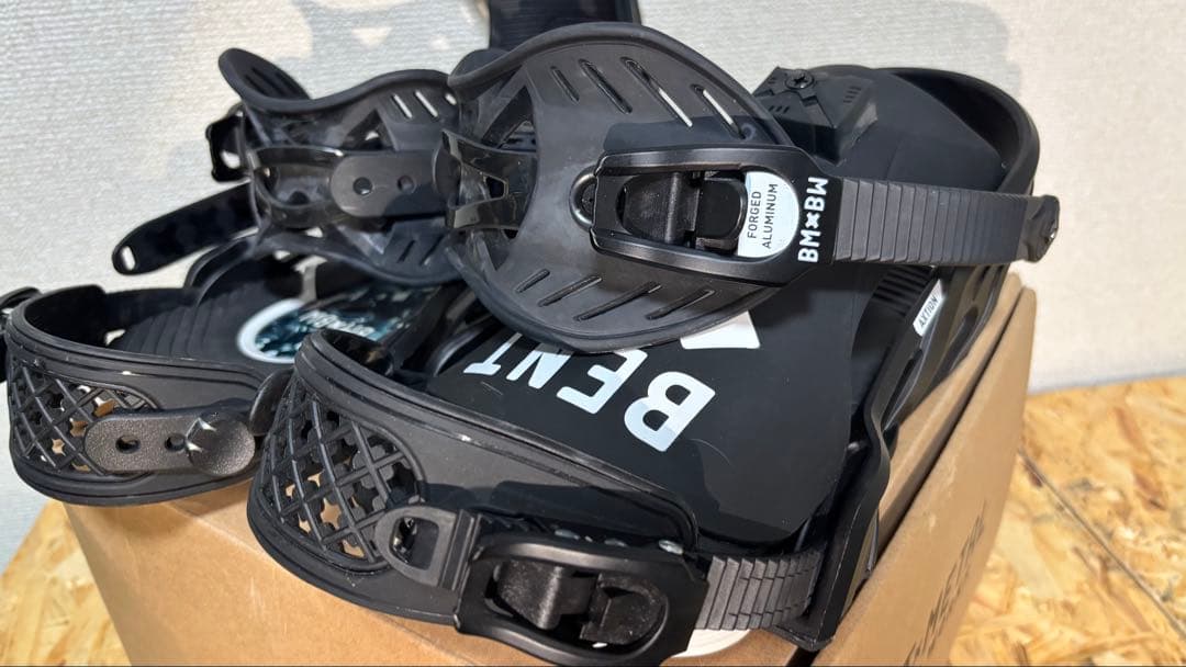 か*ず様 BENTL AXTION スノーボード ビンディング M