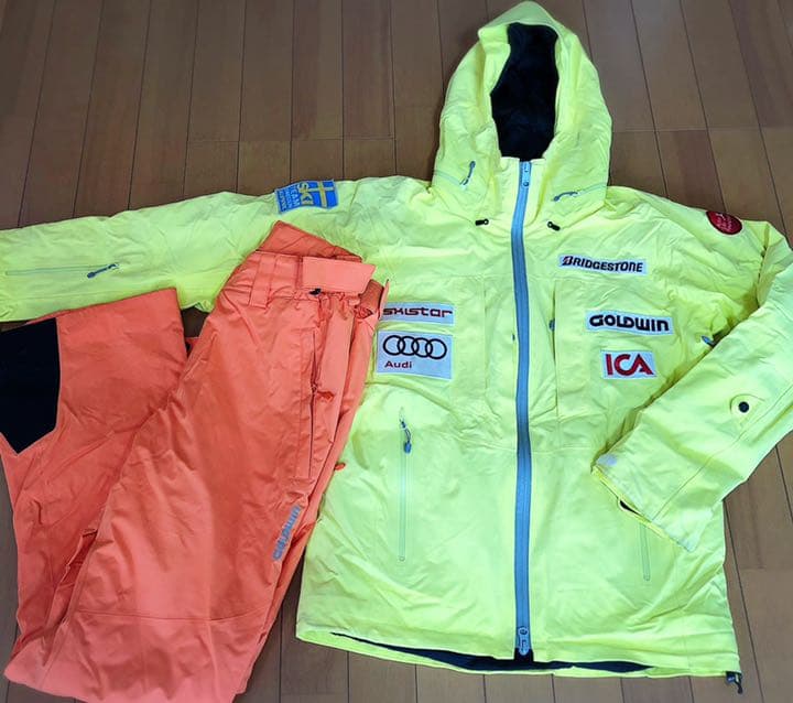 値下げ　GOLDWIN ゴールドウィンスキーウェア上下での出品