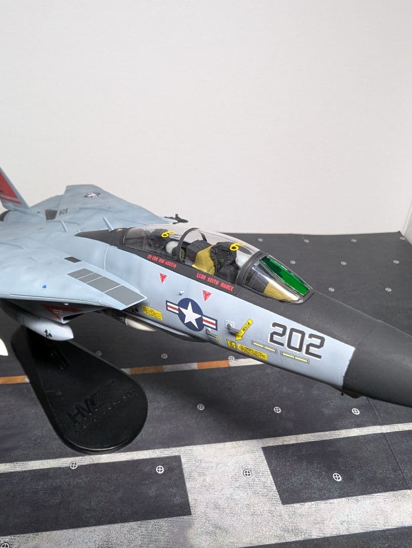 ハセガワＦ−１４Ａ 完成品VF-31トムキャッターズ飛行状態1/72完成品
