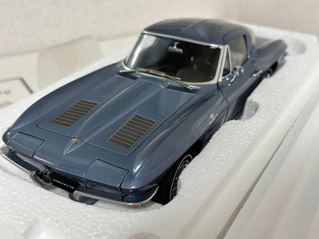 AUTOART Corvette Sting Ray 1/18 オートアート