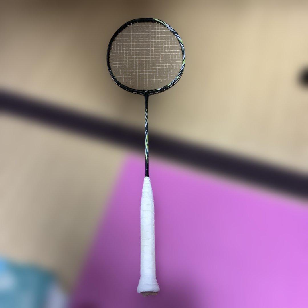 ヨネックス　アストロクス100ツアー