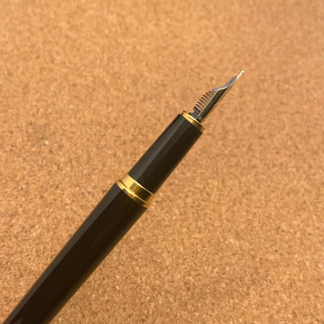 モンブラン　ノブレスオブリージュ　万年筆　黒　14K