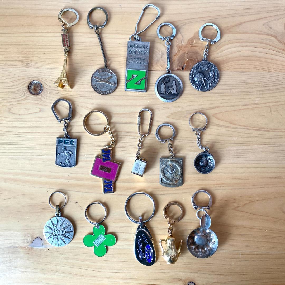 75個セット フランスヴィンテージ 金属製 キーホルダーまとめ売り D13