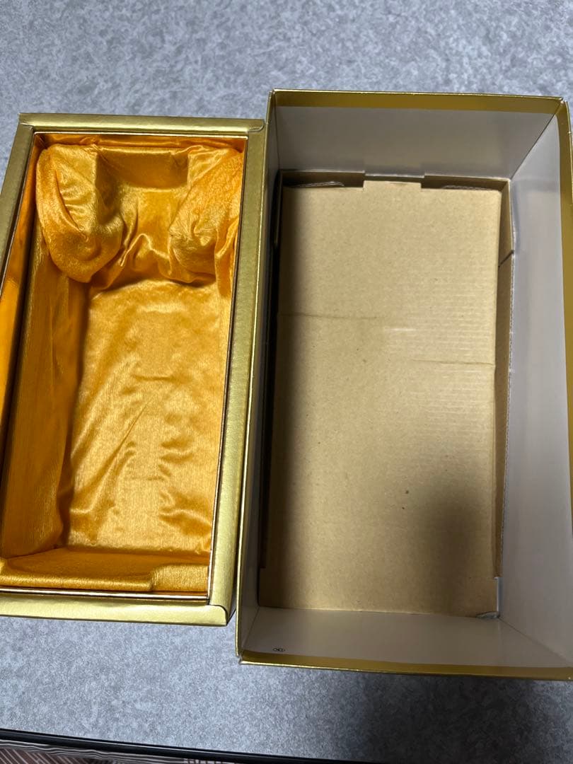 Suntory Hibiki ウイスキー　クリアキャップゴールドラベルSHN01