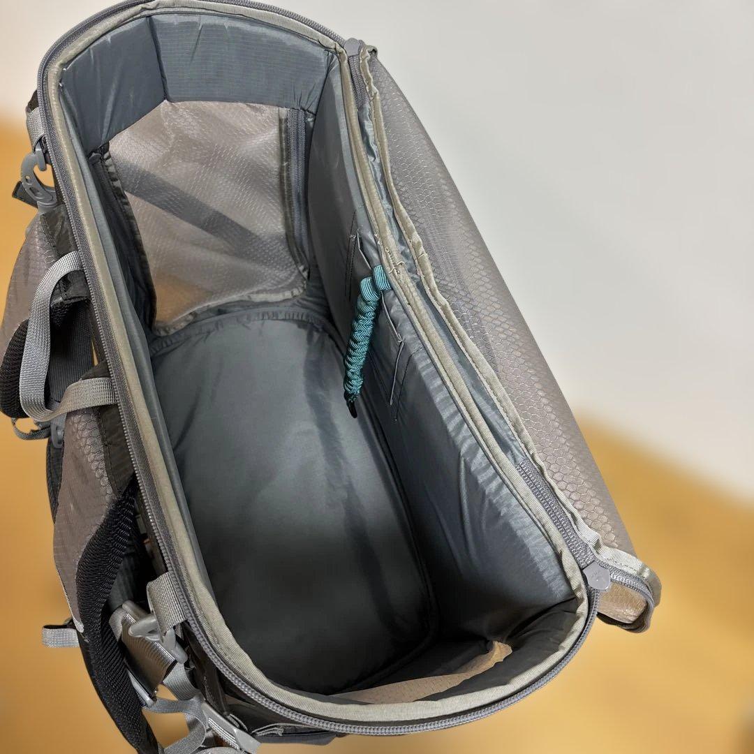 美品　モンベル　ドッグキャリングバッグ　ペットキャリーバッグＬ