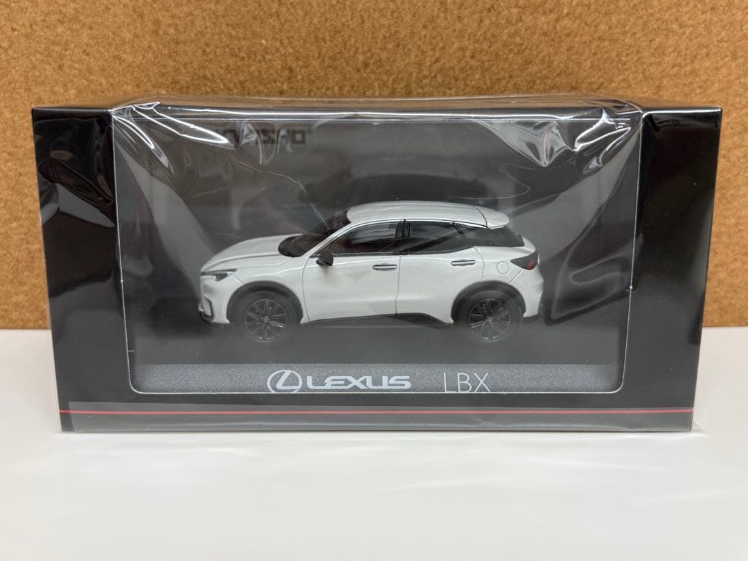 【新品】京商 レクサスLBX ミニカー ソニッククォーツ 1/43