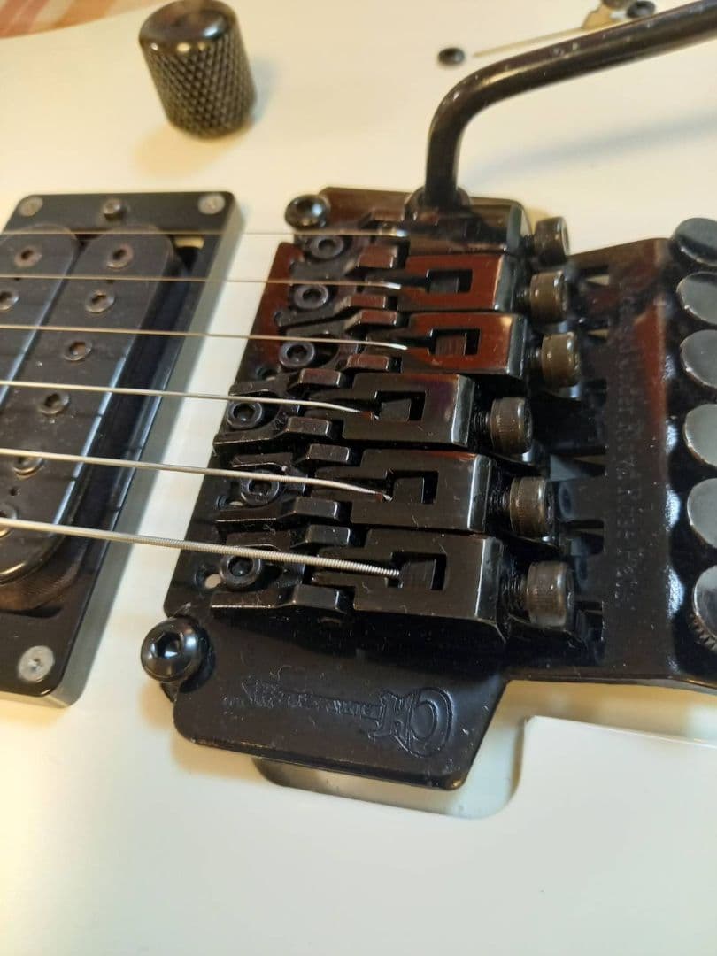 【ジャンク品】Charvel エレキギター　ホワイト