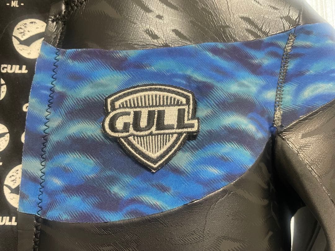 GULL 2mm ML スキンタッパー ウェットスーツ 黒/青 ハンガー付