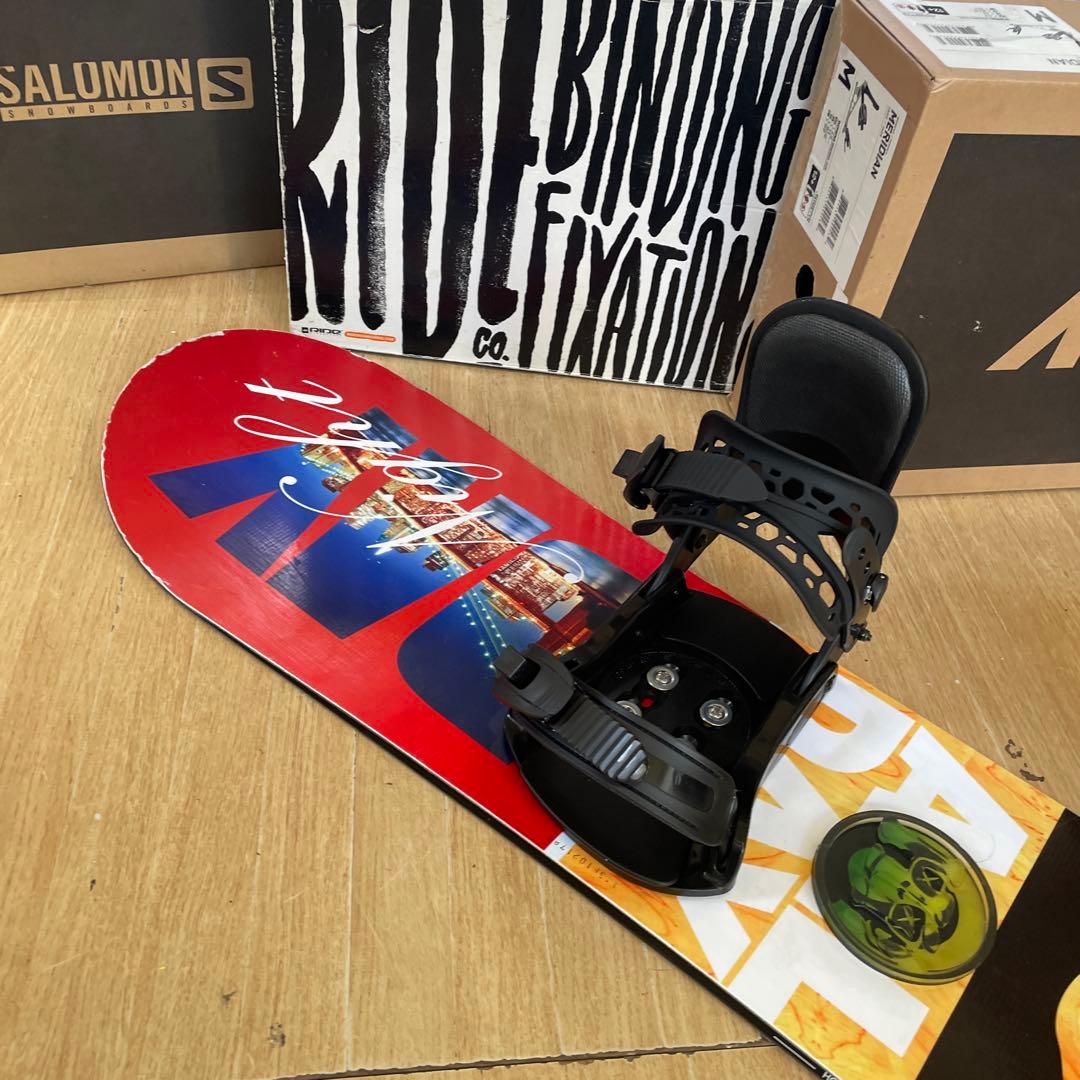 HOLIDAY×ZUMA　スノーボードセット　未使用バインディング付　ホリデー
