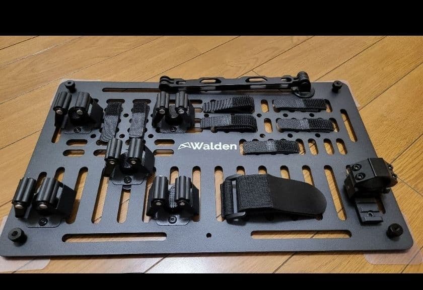 ●25L～30Lアルミコンテナ用 上蓋パネル　Sサイズ　トルクアーム付属