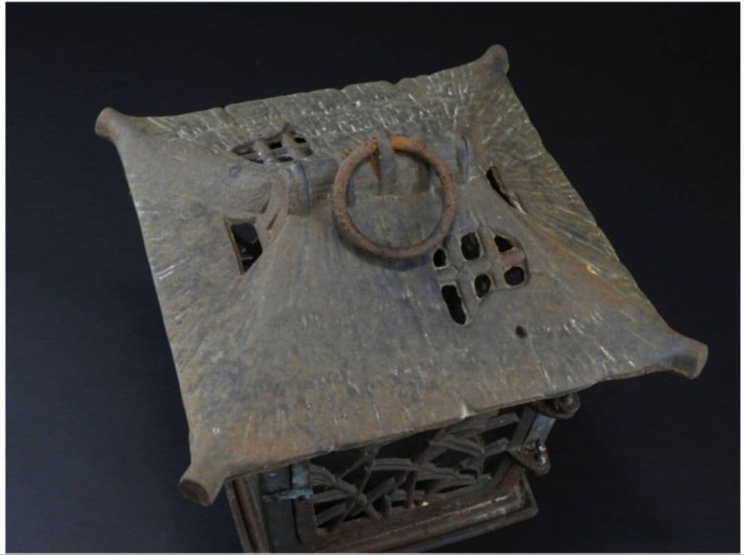 【美術品商】時代.鉄製松竹梅透.四角吊灯籠.吊灯篭.灯籠.燈篭.燈籠■仏具寺院庭